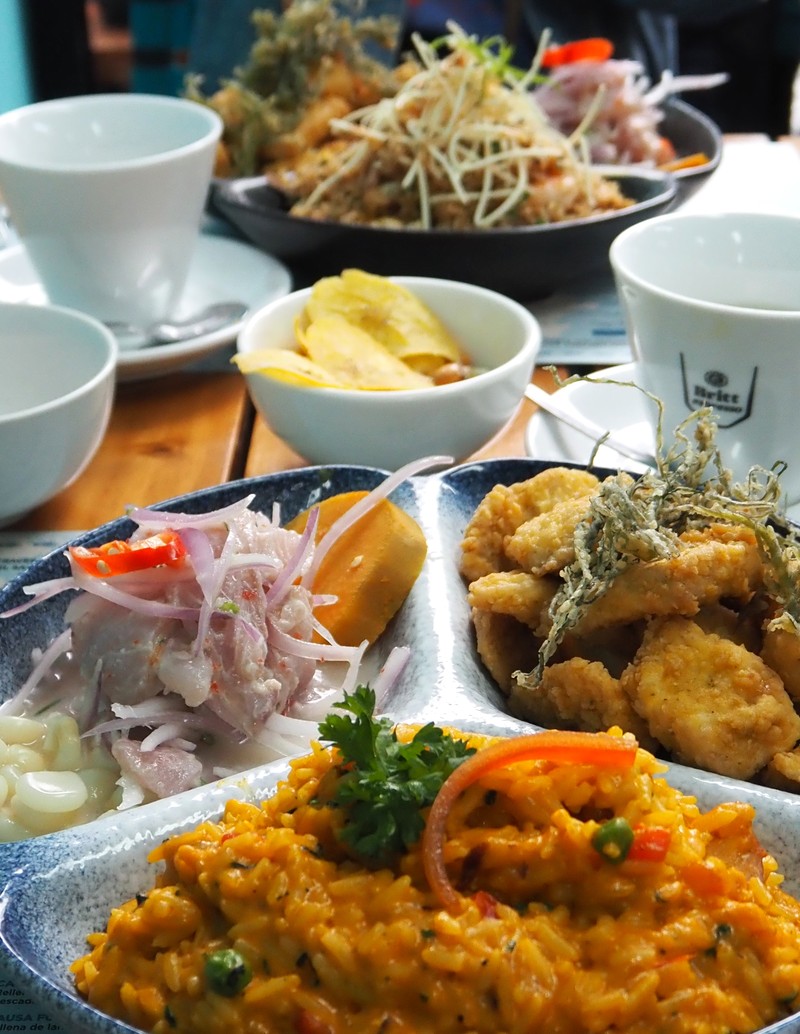 ペルー　美食の旅　パンコンチチャロン　チュペ
