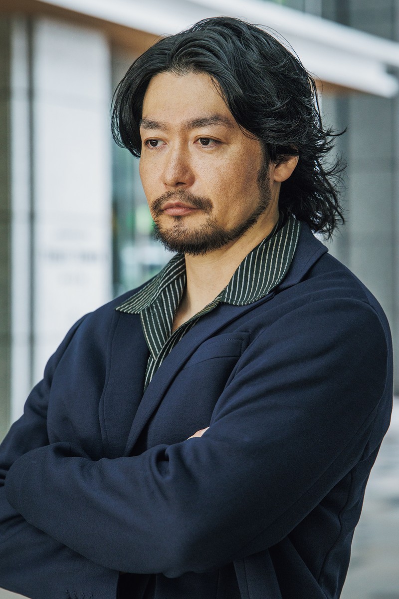 萩野貴磨さん(39歳)/歯科医師 骨格をキレイに見せる"くびれ"が色っぽい