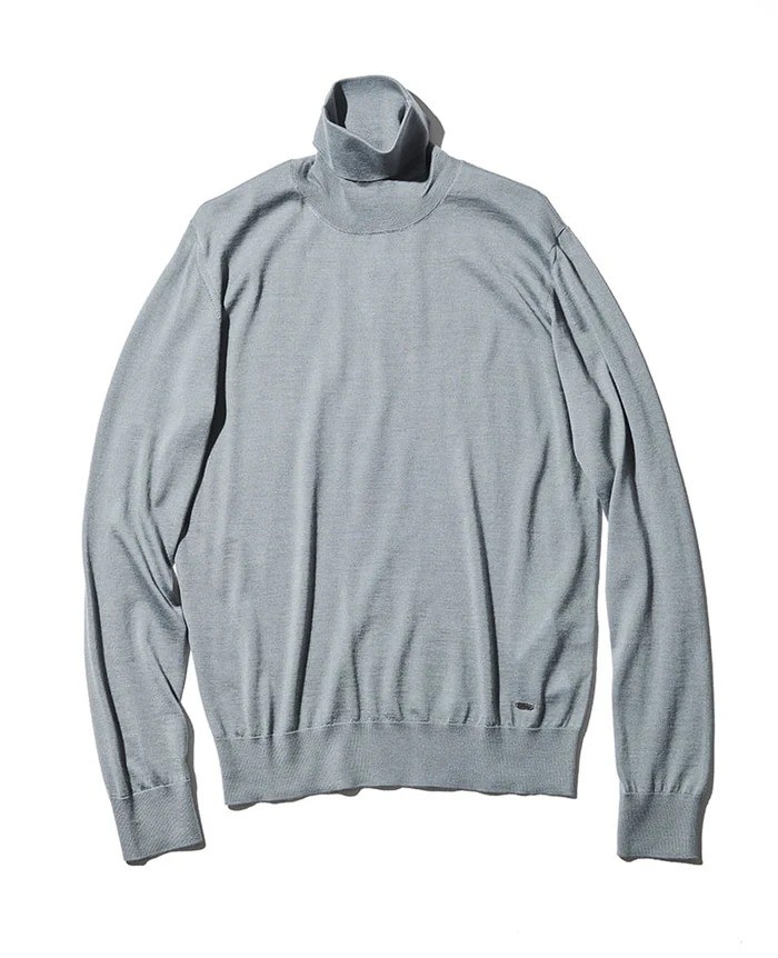 タートルネック¥202,400／ブリオーニ（買えるLEON）