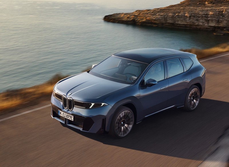 BMW iX3 プロポーションとシルエットはオーソドクスで使い勝手よさそう。