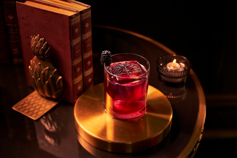 ラッフルズ シンガポールを愛した偉大な作家たちにインスピレーションを得て考案されたオリジナルカクテルがいただけます。