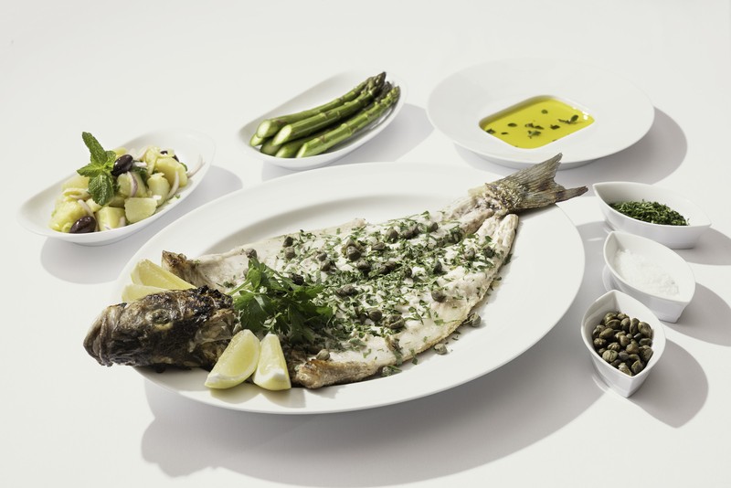 メインでいただいた、シーバスの塩釜焼きも秀逸でした。