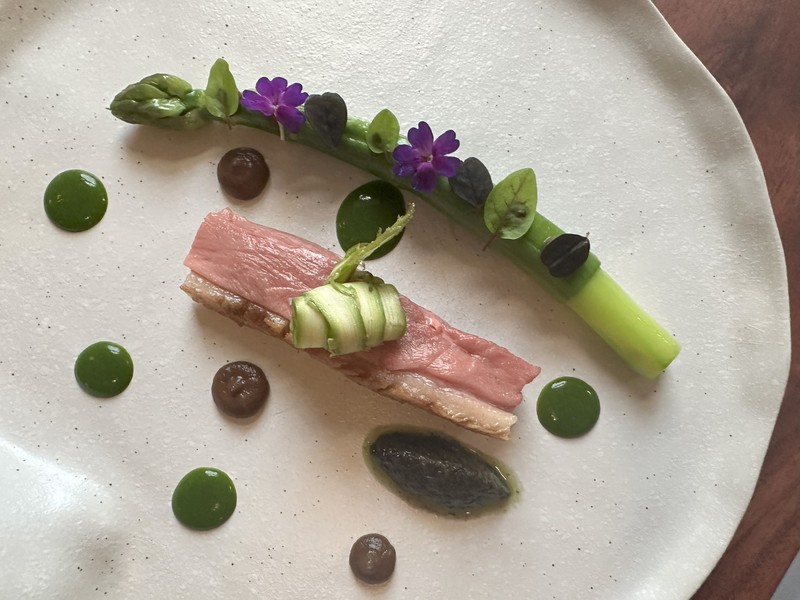  ミシュラン1つ星に輝く「ジャグ」のメイン料理。野菜オンリーのコースもあり、そちらも気になるところ。