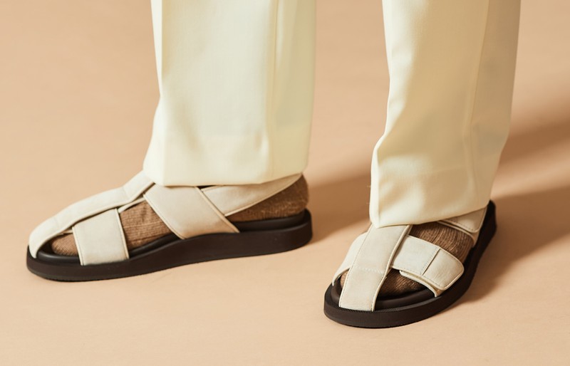 サンダル、ソックス、ワイドパンツ、着こなし、コーデ