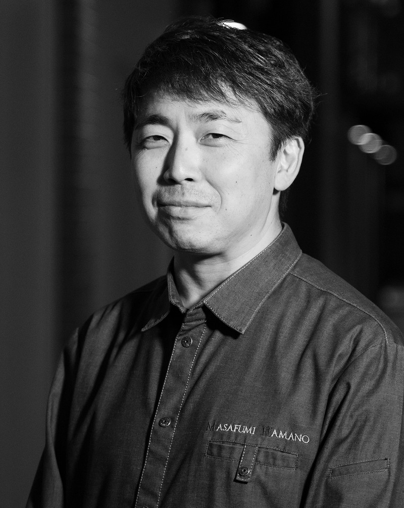 シェフの濵野雅文さん。福岡県糸島市のトマト農家に生まれた生粋の福岡人。ただ、海外での生活が長かったので現在は浦島太郎状態なんだとか。