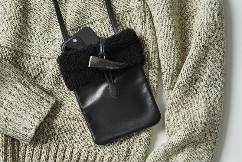 スマホケース、ミニバッグ、ポーチ、コーデ