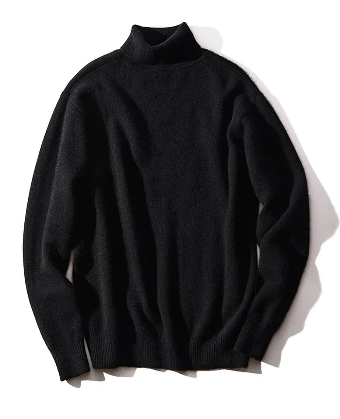 ニット4万9500円／エムバイ（買えるLEON）