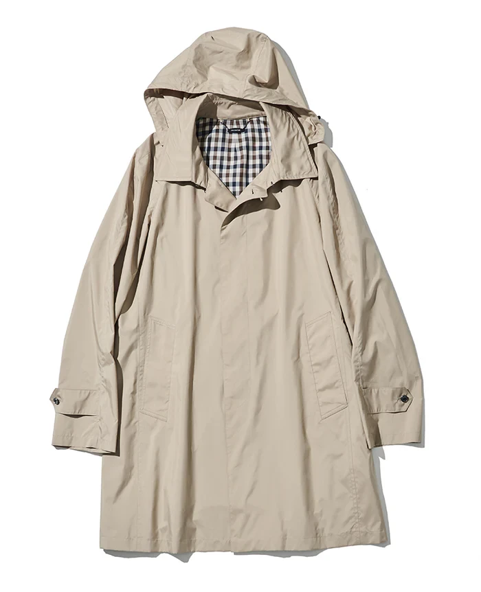 コート7万9200円／アクアスキュータム（買えるLEON）