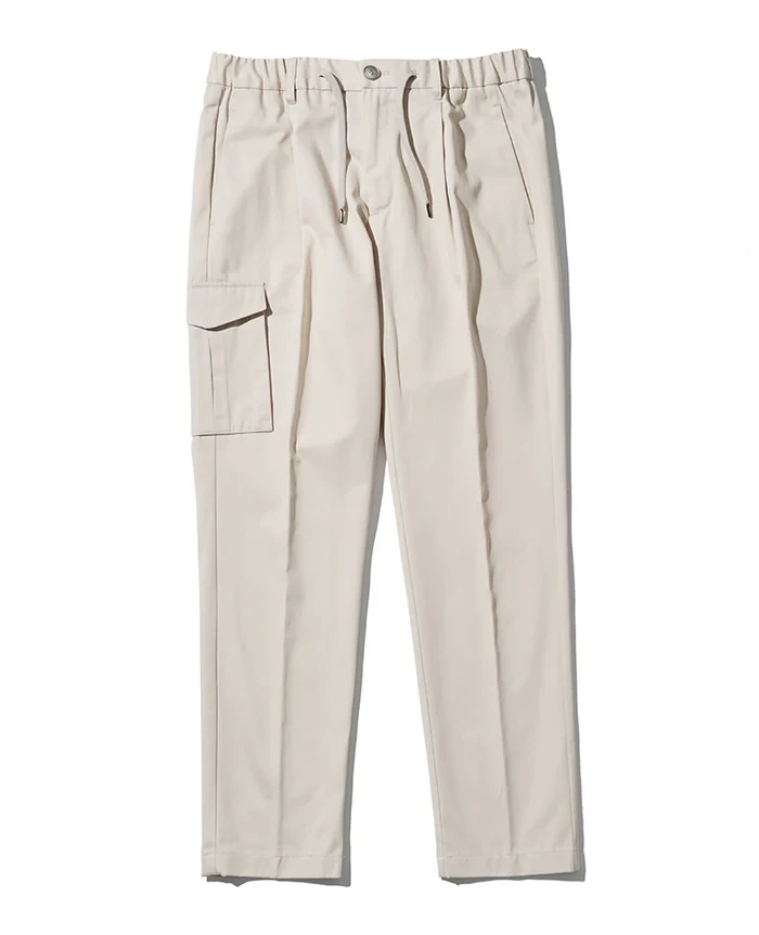 パンツ6万9300円／ヘルノ（買えるLEON）