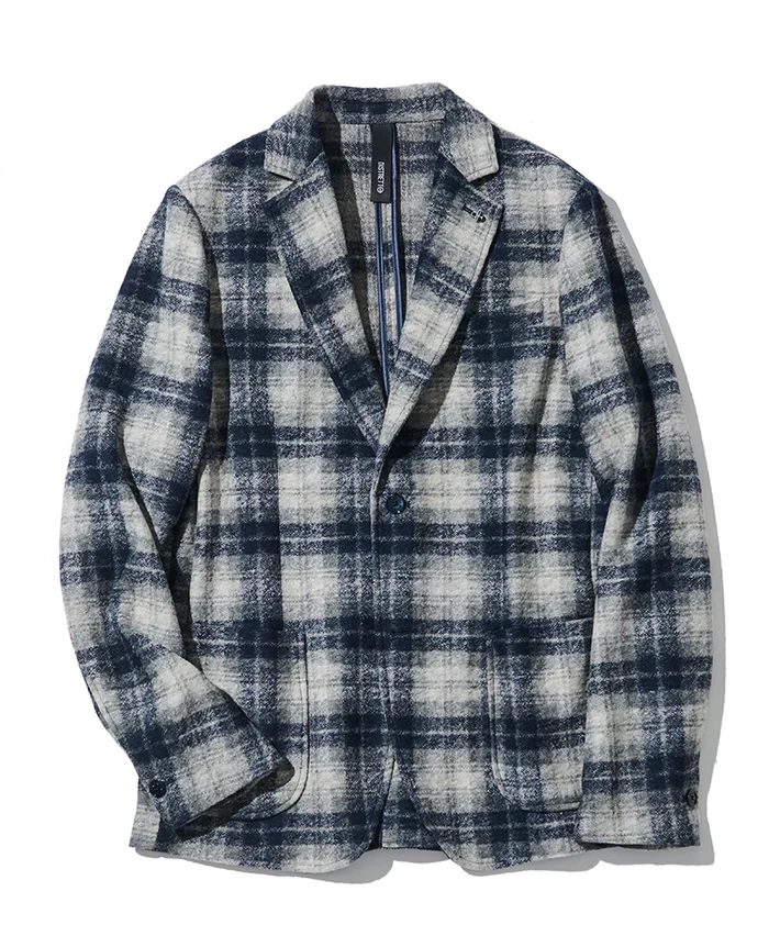 ジャケット6万4900円／ディストレット12（買えるLEON）