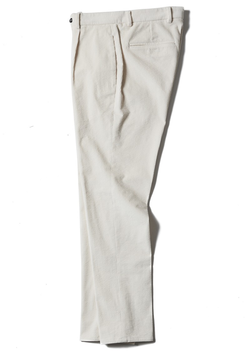 パンツ、白パン、コーデュロイ、着こなし、コーデ