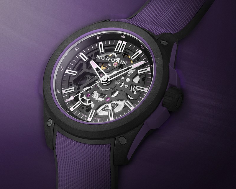 「ワイルド ワン スケルトン 42mm パープル リミテッドエディション」自動巻き、NORTEQ®ケース(42mm)、ラバーストラップ。200m防水。99万円/ノルケイン(ノルケインジャパン)