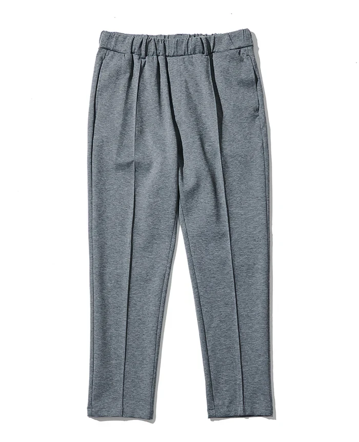 パンツ4万2900円／P.M.D.S.（買えるLEON）