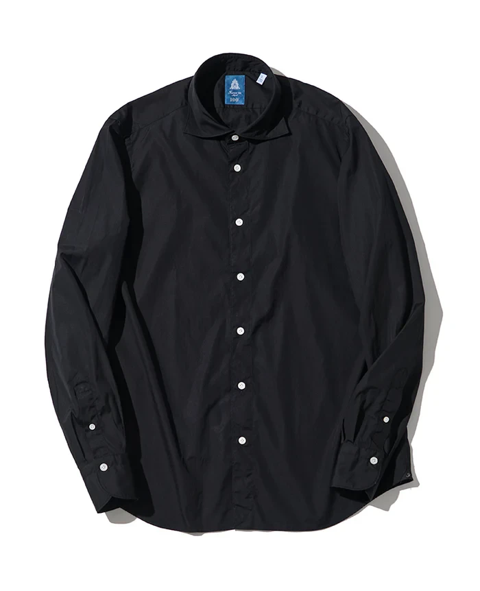 シャツ4万6200円／フィナモレ（買えるLEON）