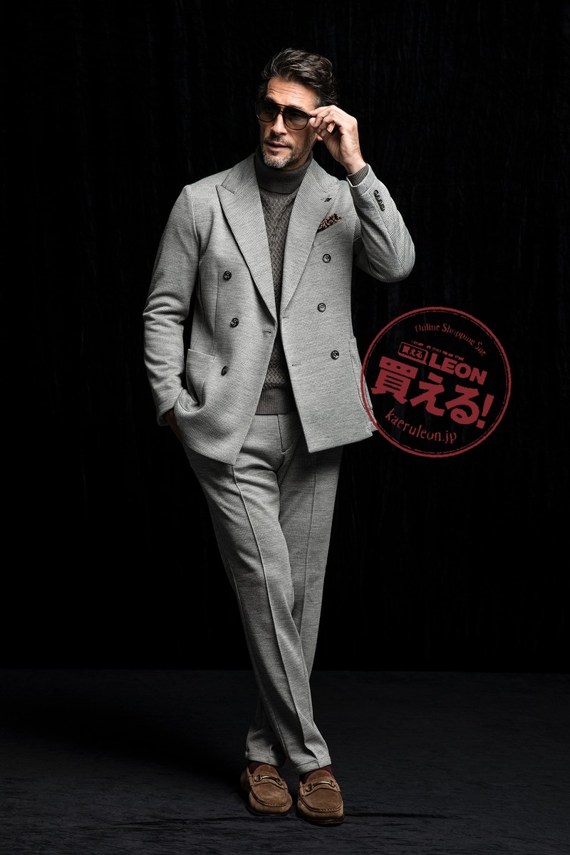 ジャケット2万7500円、パンツ1万5400円、ニット1万1000円/すべてジーステージ(ジェノ)、サングラス3万5200円/ロッツァ(デリーゴジャパン)、靴はスタイリスト私物