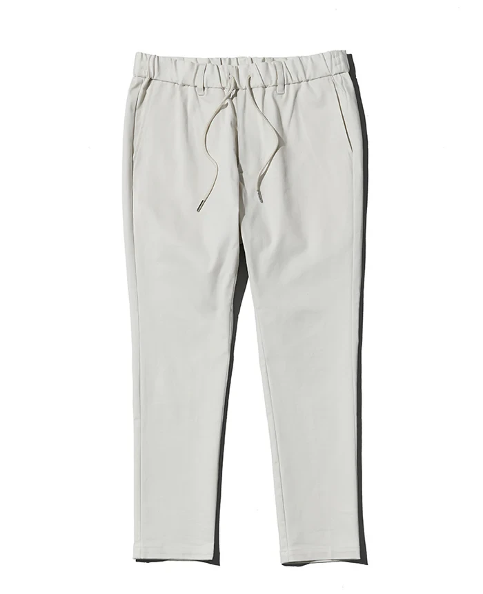 パンツ2万8600円／アカンサス（買えるLEON）