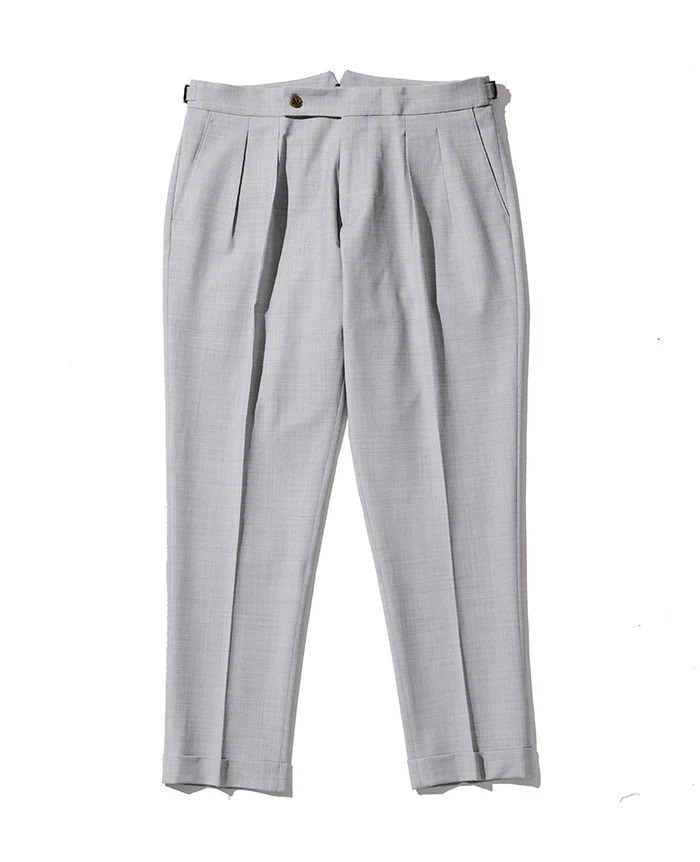 パンツ3万7400円／ベルウィッチ（買えるLEON）