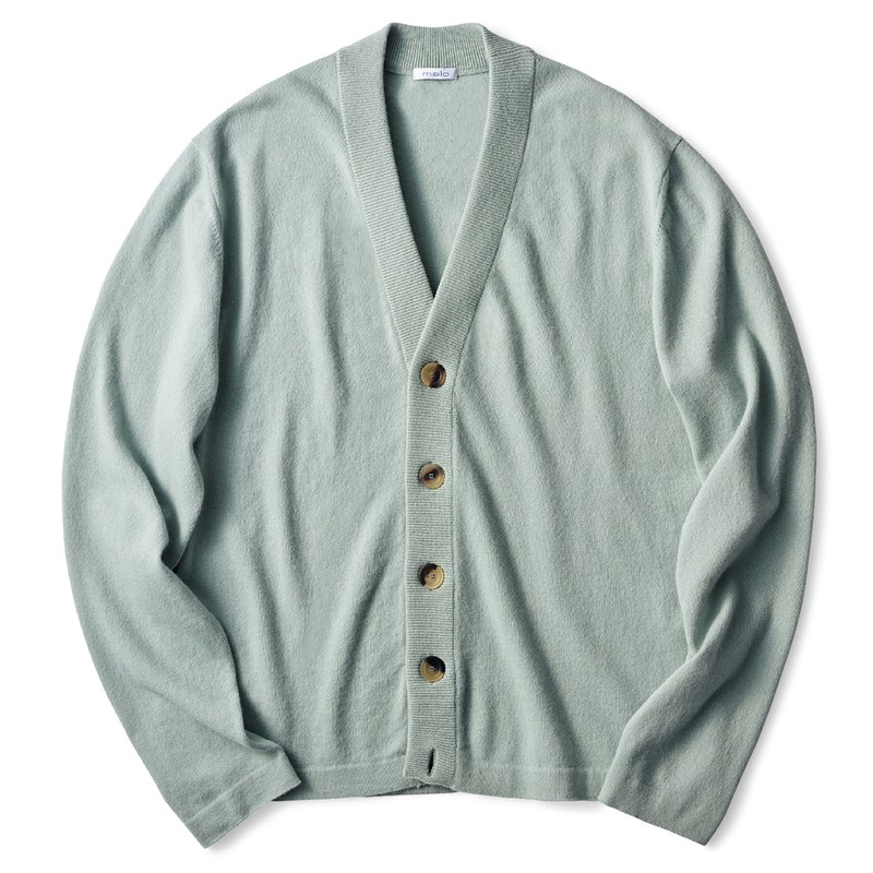 カーディガン23万1000円／マーロ（ウールン商会）