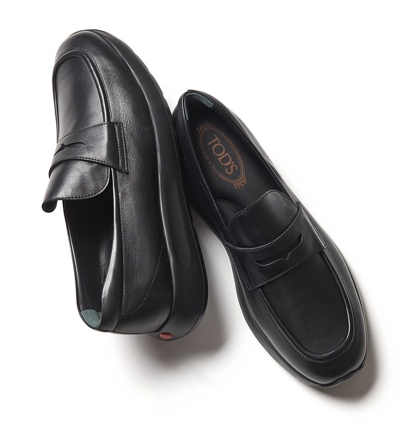 スニーカー15万2900円／トッズ（トッズ・ジャパン）