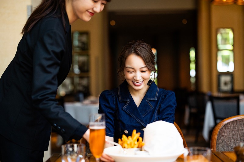 黒木ひかり グランド ハイアット 東京  オーク ドア