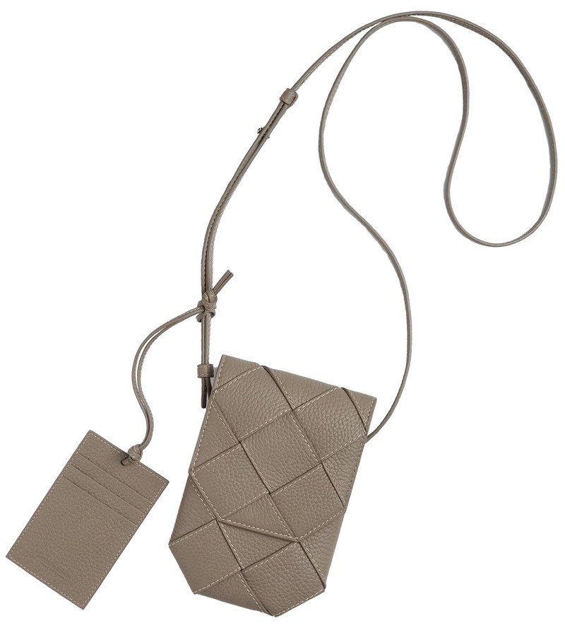 スマホケース、ミニバッグ、ポーチ、コーデ