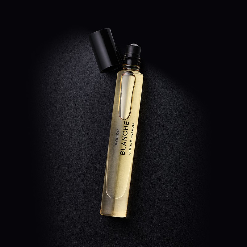「ブランシュ ロールオン パフュームオイル」7.5㎖ 1万3090円/バイレード(バイレード ジャパン)