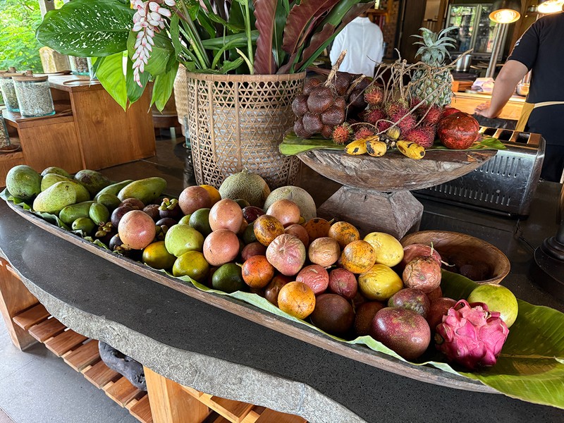 大漁満載なフルーツ船。