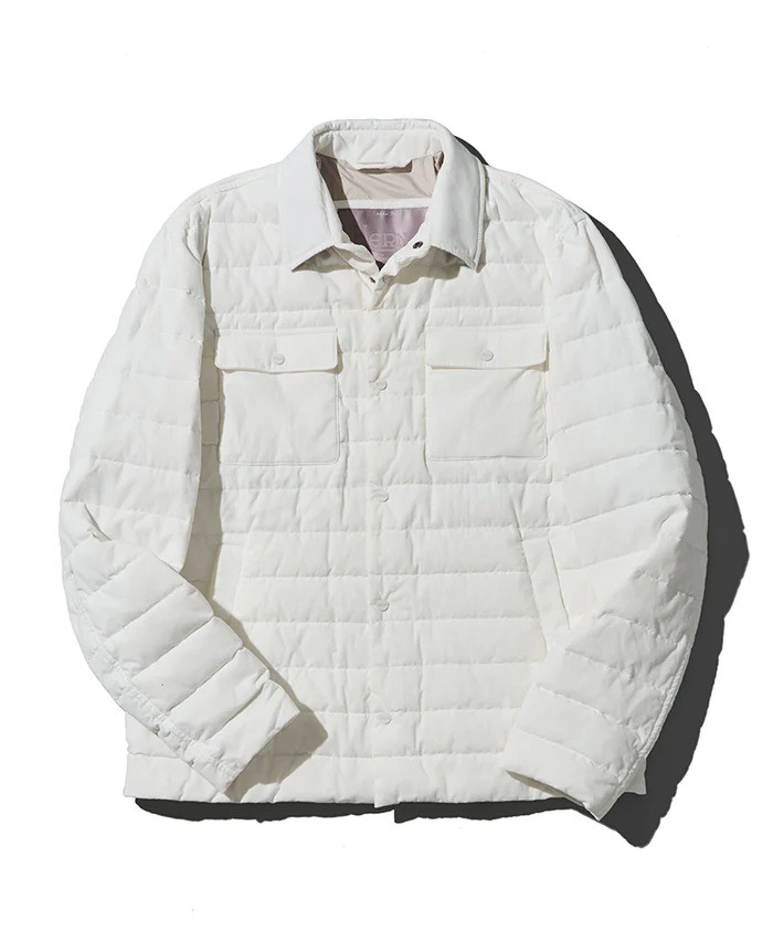 ダウンシャツジャケット¥163,900／ヘルノ（買えるLEON）
