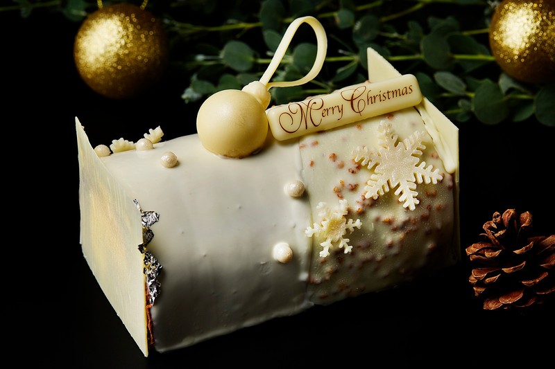 「クリスマス ブッシュ・ド・ノエル」9500円(8cm x 15cm)