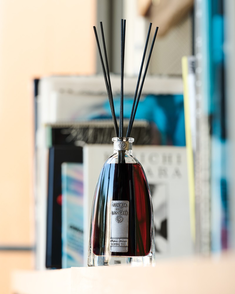 「アクア･デレ･ランゲ ホームフレグランス ウベノビリ」（200ml）1万9800円、（500ml）3万1900円、（1500ml）6万6000円／アクア･デレ･ランゲ（シャンドフルール）