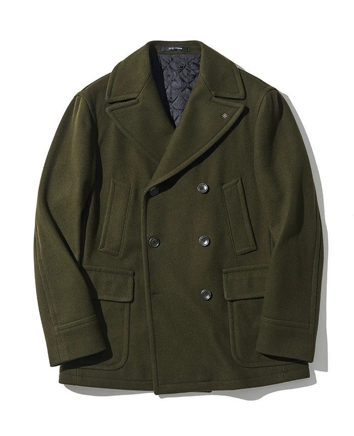 コート¥168,300／タリアトーレ（買えるLEON）