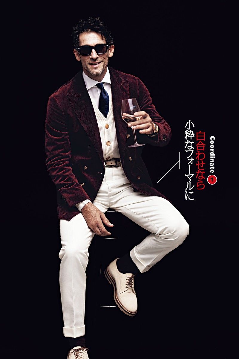 ジャケット72万9300円、カーディガン43万3400円、シャツ10万3400円、パンツ16万2800円、サングラス12万9800円、タイ4万9500円、チーフ4万2900円、ベルト12万9800円、靴20万4600円／すべてブルネロ クチネリ（ブルネロ クチネリ ジャパン）