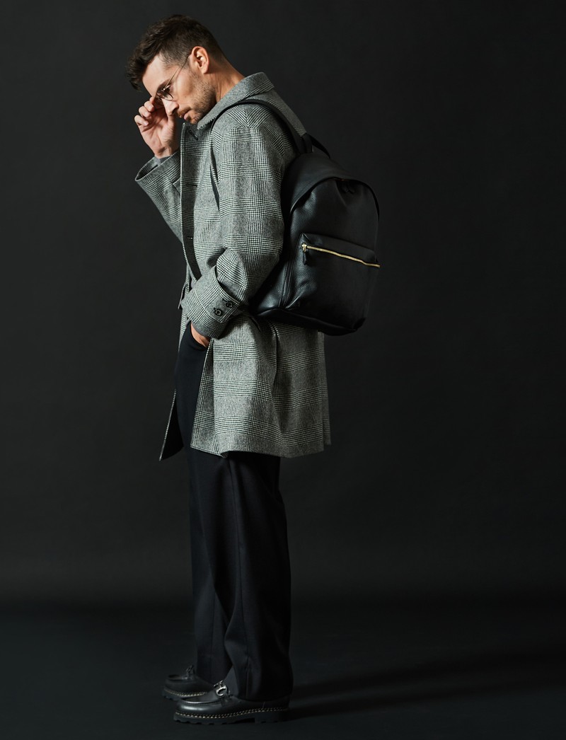 バッグ、バックパック、リュック、黒、コーデ