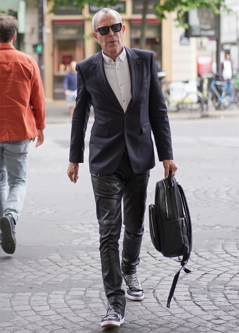 バッグ、バックパック、リュック、黒、コーデ