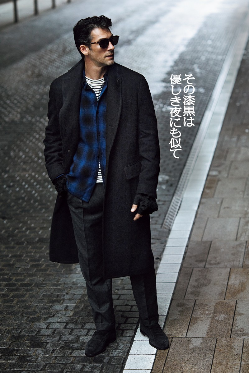 コート32万100円／ガブリエレ パジーニ、シャツ3万6300円／メゾンオノレパリ、カットソー7万8100円／ゴールデングース、パンツ20万6800円／ブリオーニ、サングラス3万7400円／ロッツァ、シューズ7万1500円／ヴェラスカ、グローブ1万3200円／アップステイト ストック（すべて買えるLEON）