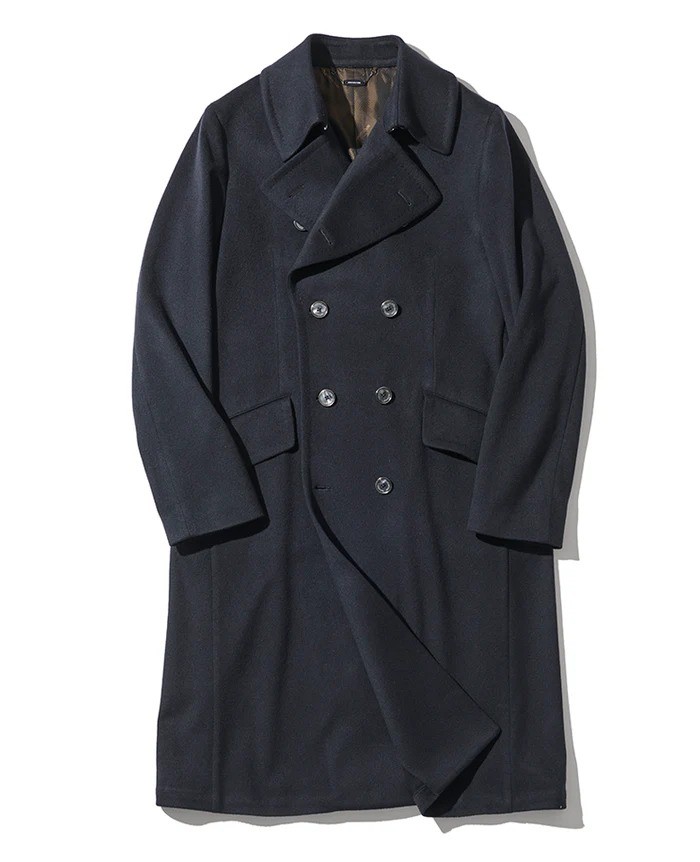 コート28万6000円／アクアスキュータム（買えるLEON）