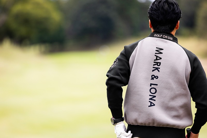 武田 竜　「ザ・ゴルフクラブ竜ヶ崎」　プルオーバー7万1500円、ポロシャツ2万9700円、パンツ5万8300円／マーク＆ロナ （マーク＆ロナ 青山店）