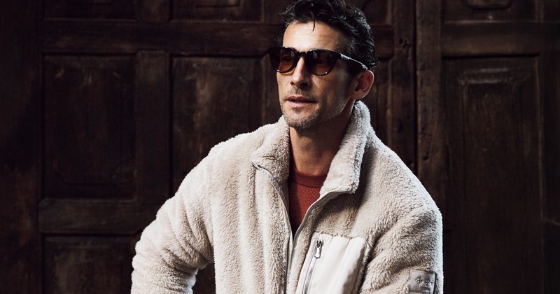 美品✨ ジョルジオアルマーニ 極上 最高級品 ピュア カシミヤ 100％ ダブル GIORGIO ARMANI：“伸びるカシミア”で仕立てる、至高のリラックスダブル