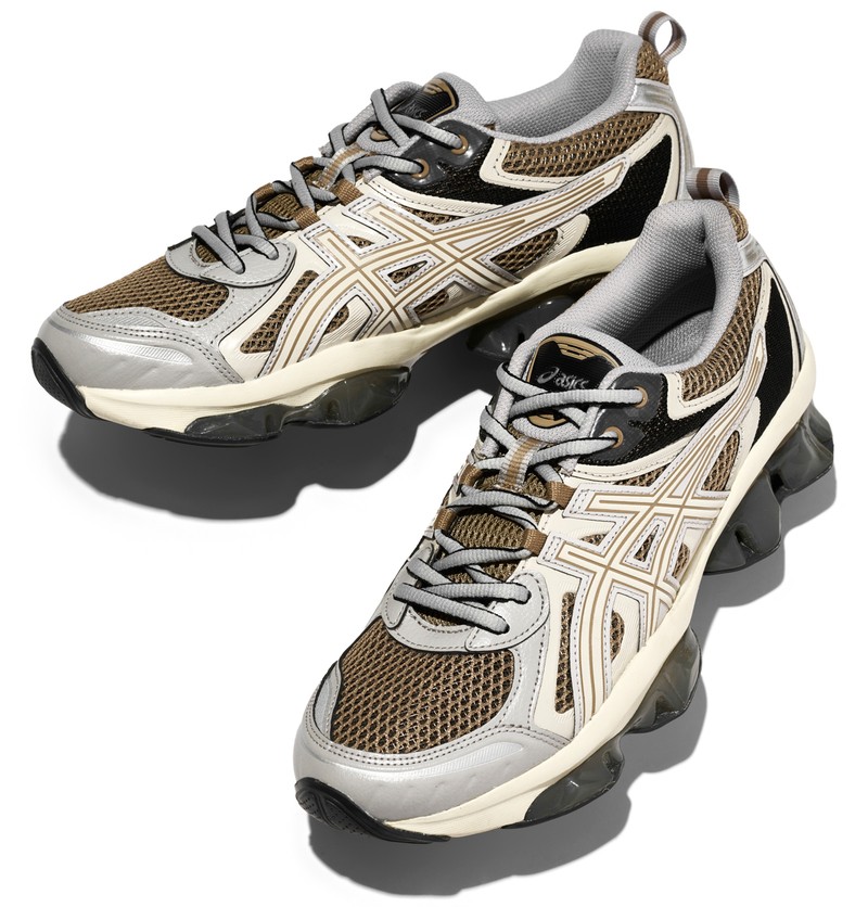 スニーカー、ブラウン、着こなし、コーデ