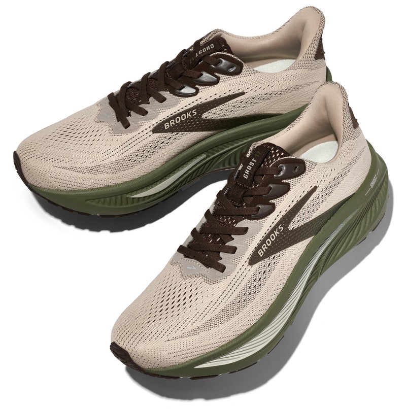 スニーカー、ブラウン、着こなし、コーデ