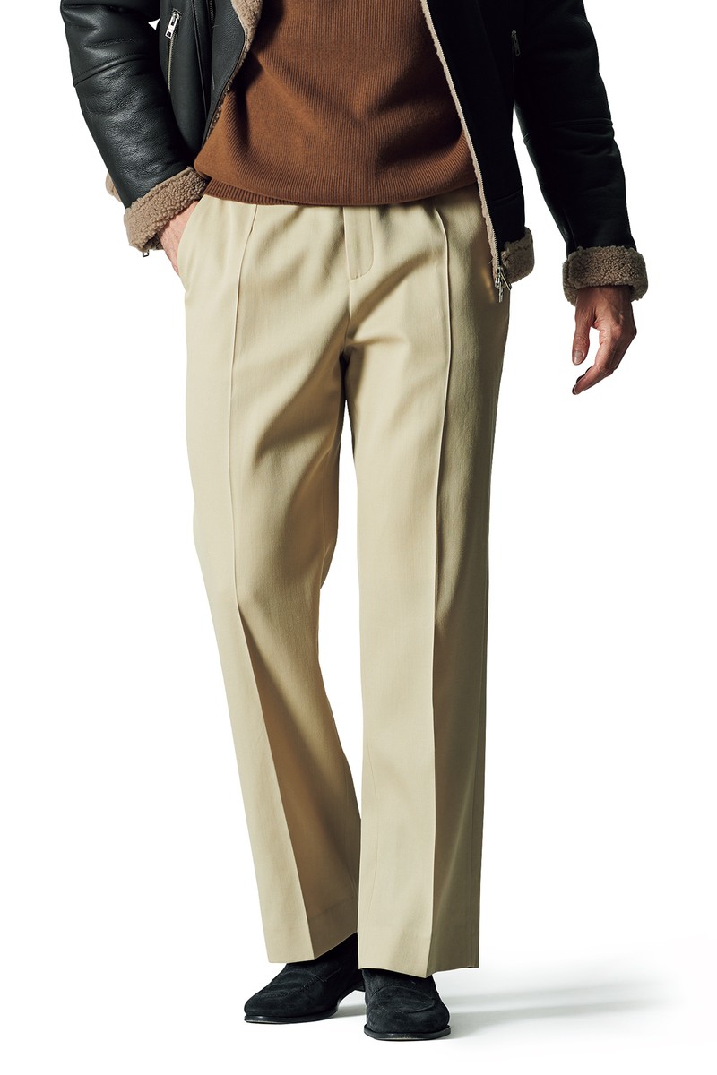 ブルゾン27万5000円／ディーフォー、ニット8万9100円／ゴールデングース、シューズ7万1500円／ヴェラスカ（すべて買えるLEON）