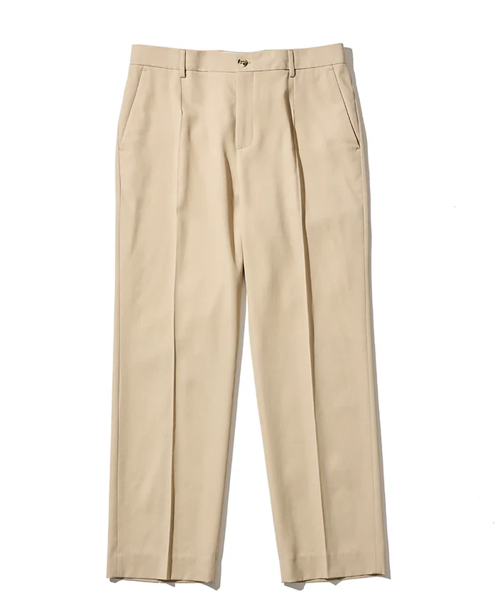 パンツ7万400円／ゴールデングース（買えるLEON）