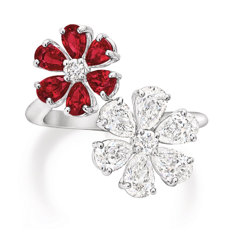 「フォーゲット・ミー・ノット・ツインリング」[Pt×ルビー×ダイヤモンド]386万1000円／ハリー・ウィンストン（ハリー・ウィンストン クライアントインフォメーション）