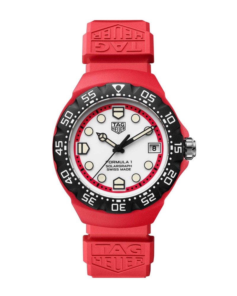 「タグ・ホイヤー フォーミュラ1 ソーラーグラフ」ソーラークォーツ、THポリライト✕SSケース(38mm)、ラバーストラップ。100m防水。26万9500円/タグ・ホイヤー