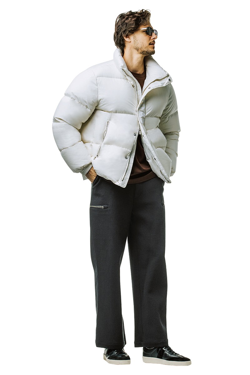 タトラス　ダウン　白　新作　着こなし　コーデ