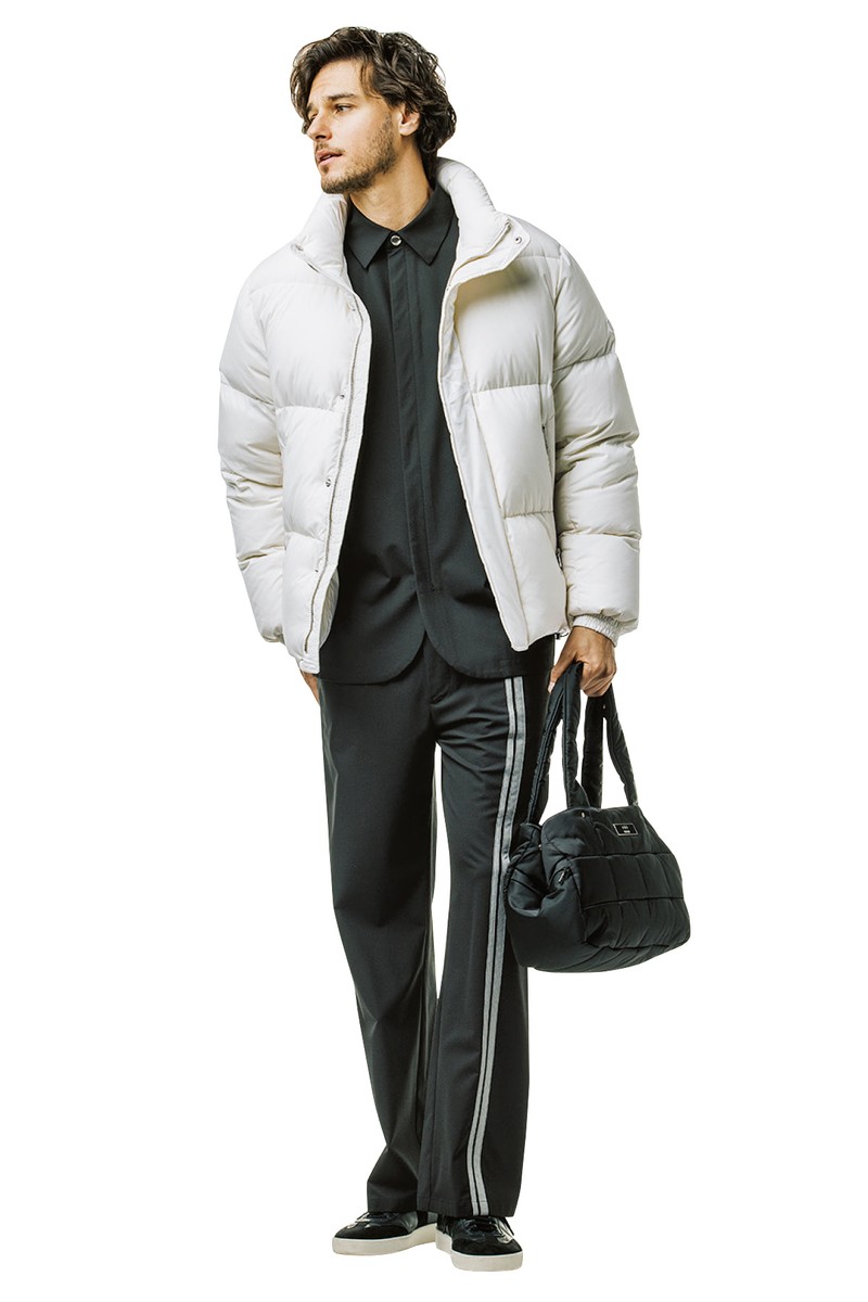 タトラス　ダウン　白　新作　着こなし　コーデ