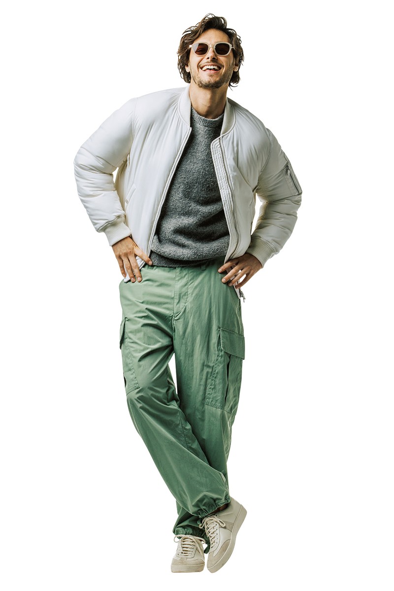 タトラス　ダウン　白　新作　着こなし　コーデ　MA-1