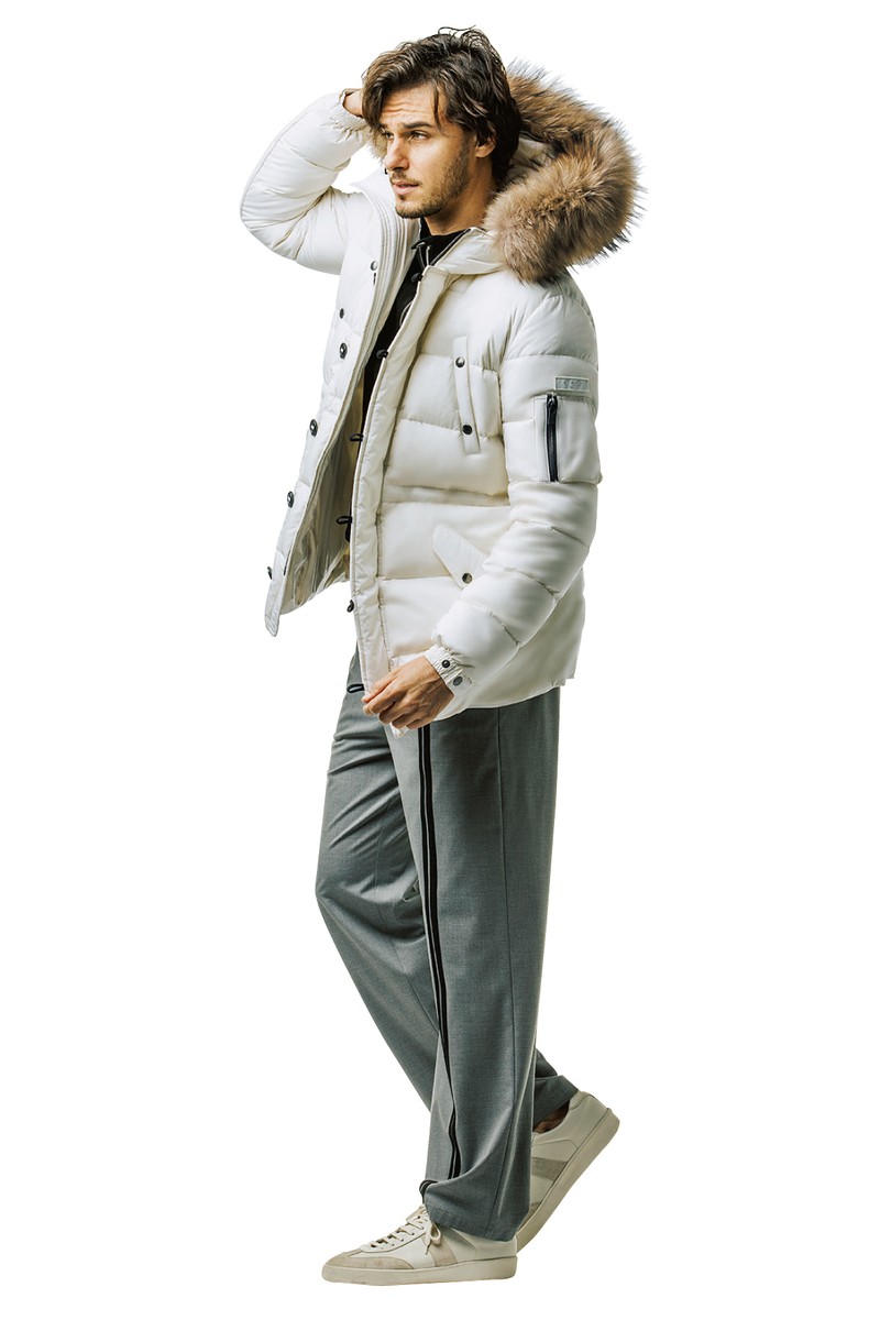 タトラス　ダウン　白　新作　着こなし　コーデ