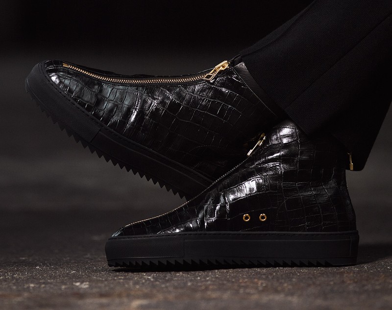 パンツ3万9600円／デザインワークス（買えるLEON）