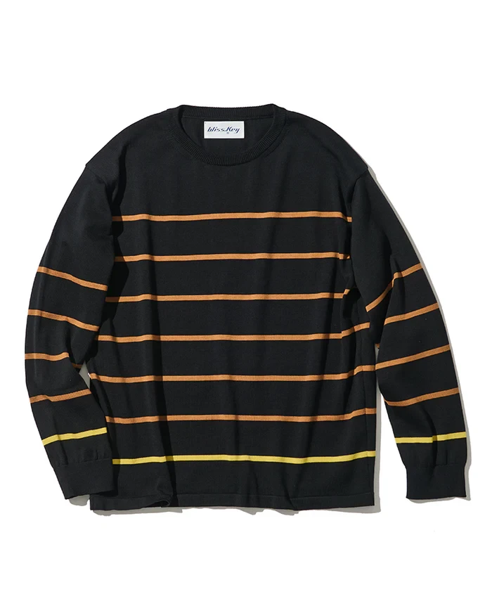 ニット3万3000円／ウィス・キー（買えるLEON）